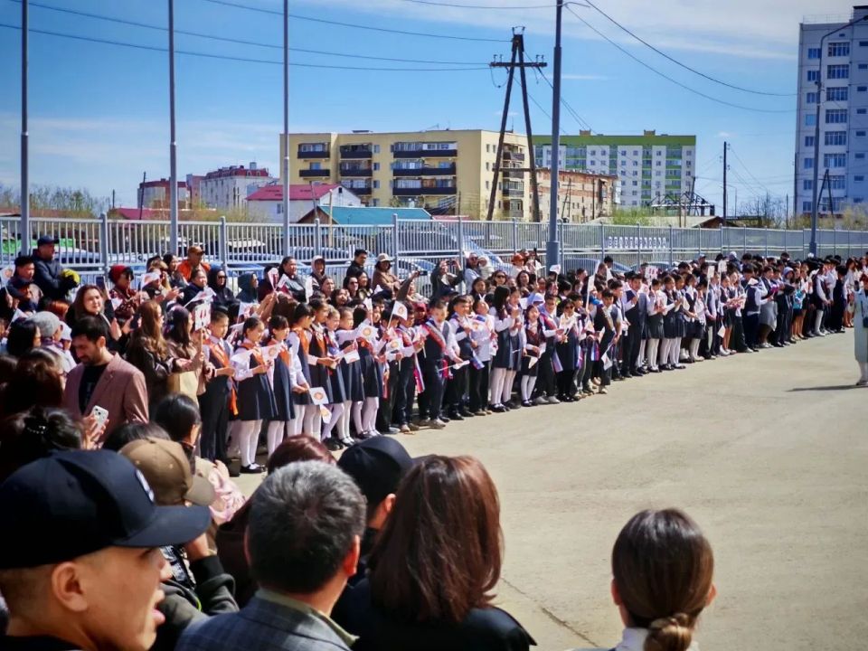 В школе №40 имени Первого Президента республики Михаила Ефимовича Николаева впервые прошёл «Последний звонок» В школе №40 имени Первого Президента республики Михаила Ефимовича Николаева впервые прошёл «Последний звонок»