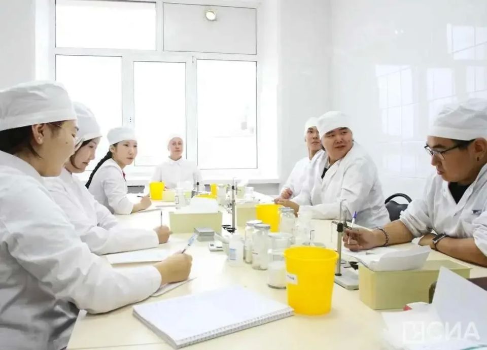 Уровень удовлетворенности студентов колледжей и техникумов Республики Саха (Якутия) по итогам второго полугодия 2025/2026 учебного года достиг 93,9% Уровень удовлетворенности студентов колледжей и техникумов Республики Саха (Якутия) по итогам второго полугодия 2025/2026 учебного года достиг 93,9%