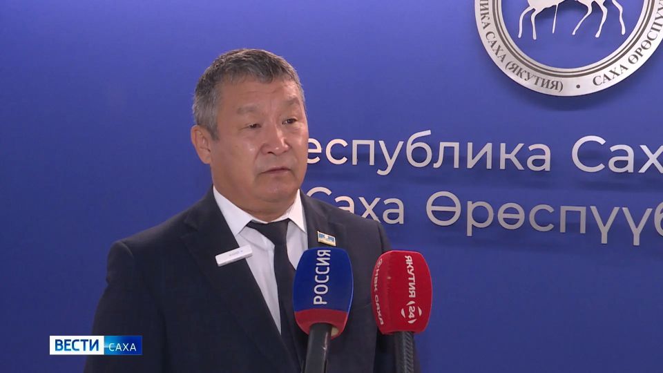Партия "Единая Россия" согласовала кандидатуру первого заместителя Председателя Правительства Республики Саха (Якутия) Дмитрия Садовникова для предложения на предварительный отбор кандидатов на должность главы Якутска