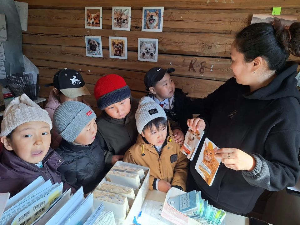 В Хоринском наслеге Верхневилюйского улуса учащиеся первого класса МБОУ «Хоринская СОШ им. Г. Н. Чиряева» под руководством классного руководителя Захаровой Викторией Александровной, побывали с ознакомительным визитом в...