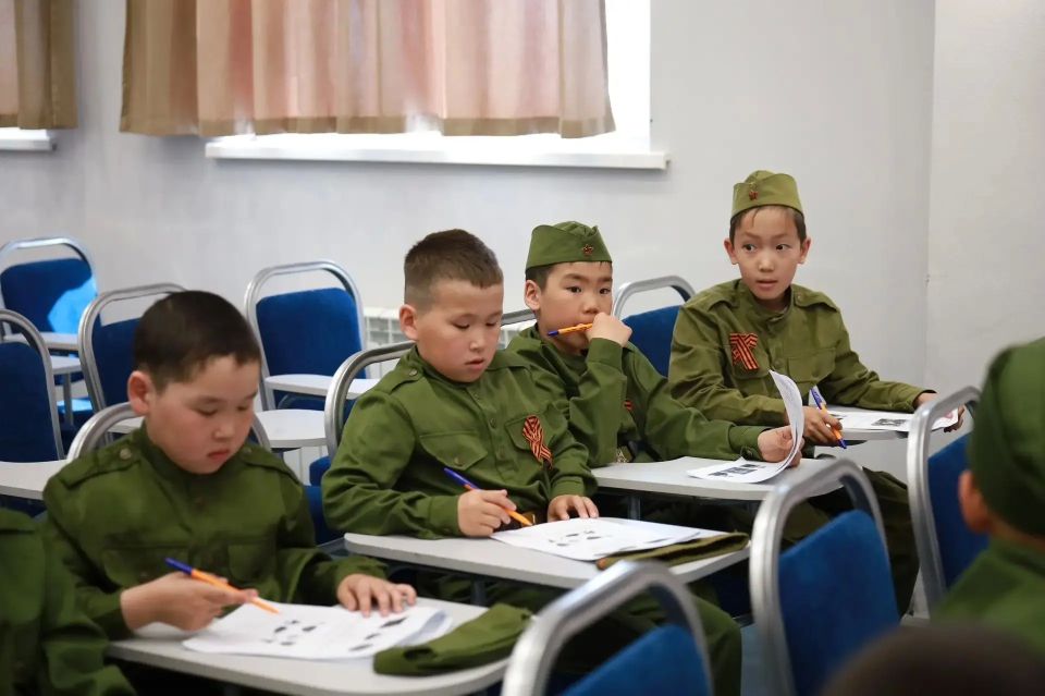 В Якутске прошел региональный этап военнопатриотической игры «Зарница 2.0» для младшей и средней возрастных групп В Якутске прошел региональный этап военнопатриотической игры «Зарница 2.0» для младшей и средней возрастных групп