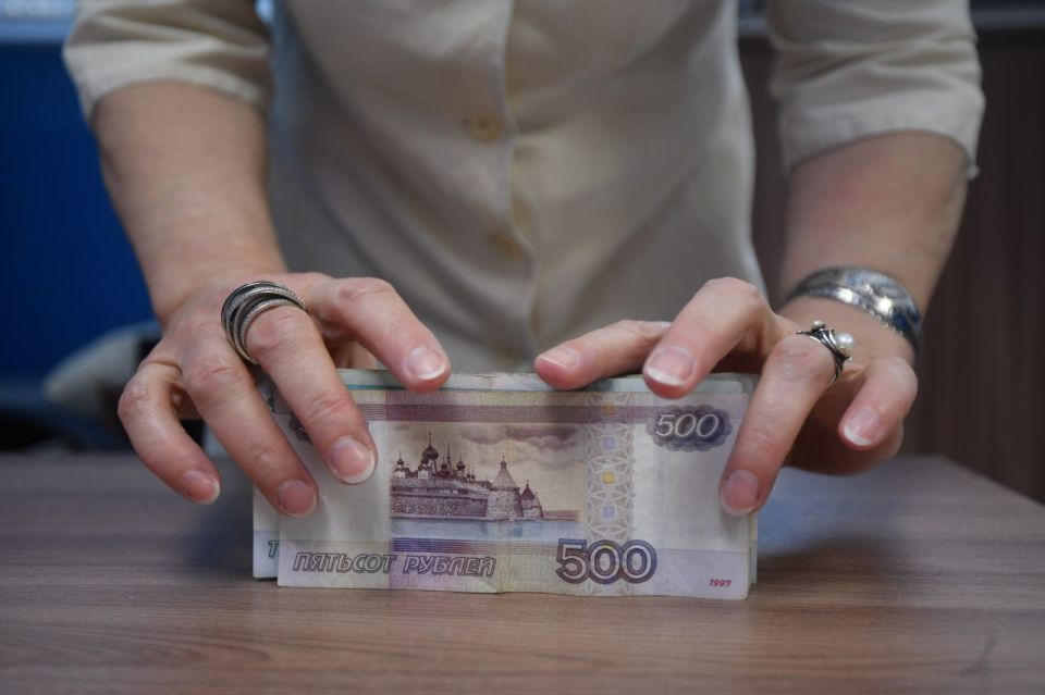 Почти 12 тысяч семей Якутии получают пособие по уходу за ребенком