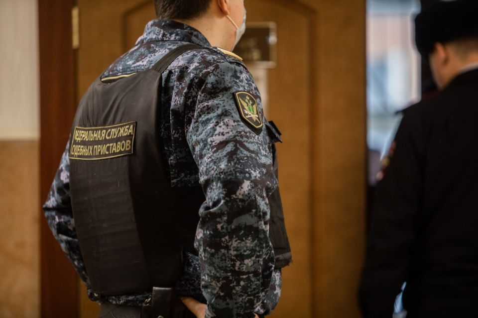 В Якутске приставы арестовали 51 объект имущества должников по алиментам