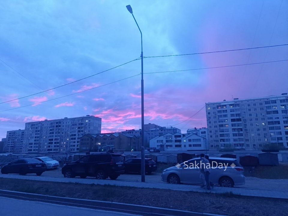 Розовый закат сегодня в Якутске от наших подписчиков Розовый закат сегодня в Якутске от наших подписчиков