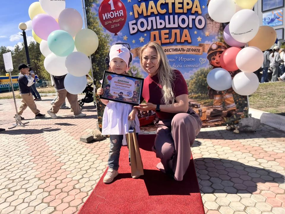 «Маленькие мастера большого дела»: в Якутске зародилась новая добрая традиция «Маленькие мастера большого дела»: в Якутске зародилась новая добрая традиция