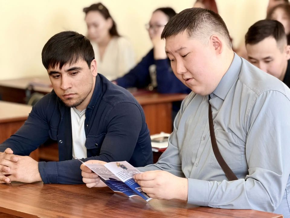 В День защиты детей студенты юридического факультета СВФУ встретились с сотрудниками следственного управления СК России по Якутии В День защиты детей студенты юридического факультета СВФУ встретились с сотрудниками следственного управления СК России по Якутии