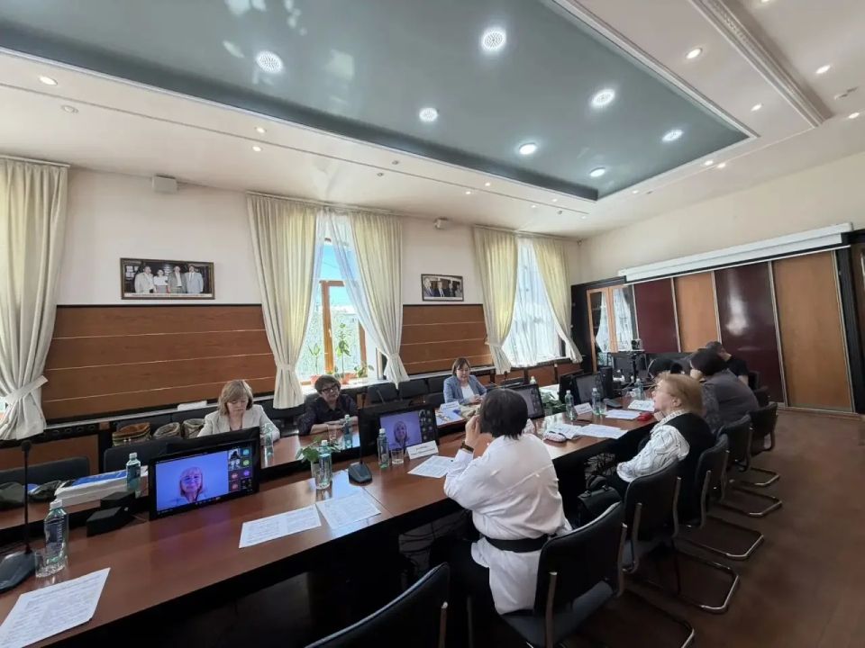1 июня на Всероссийской научно-практической конференции «Педагогика детства: языки и культура в образовании» прошел круглый стол, посвященный созданию Консорциума по разработке методики и учебно-методических пособий для... 1 июня на Всероссийской научно-практической конференции «Педагогика детства: языки и культура в образовании» прошел круглый стол, посвященный созданию Консорциума по разработке методики и учебно-методических пособий для...