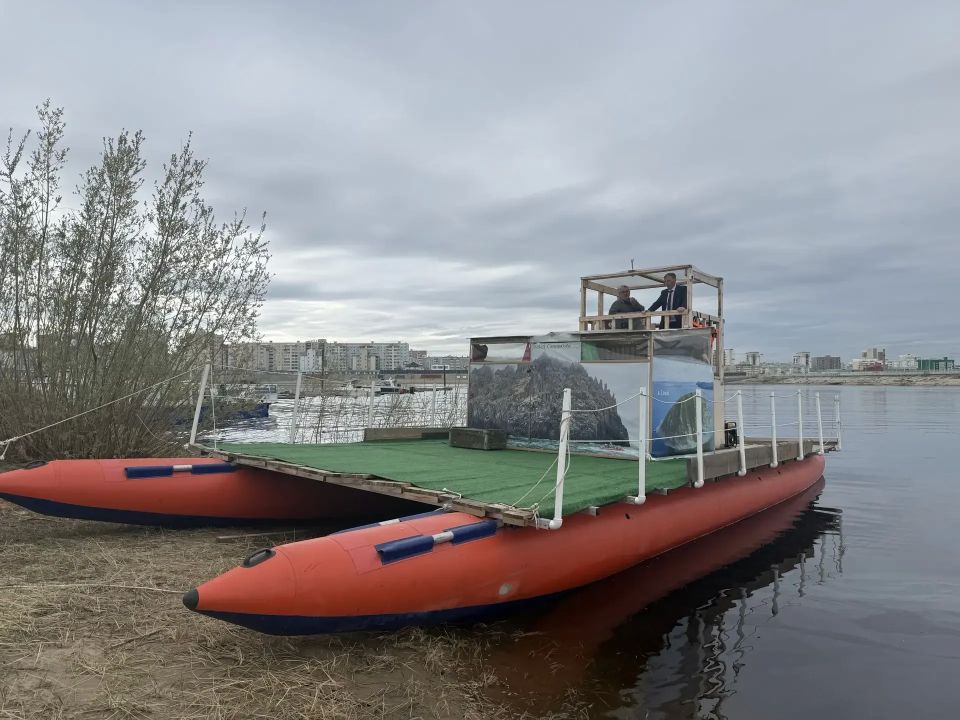 Евгению Перфильеву презентовали инновационный катамаран