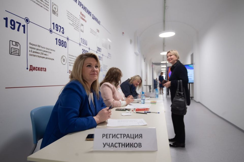Почти 15 тысяч девятиклассников начали сдавать ОГЭ в Якутии