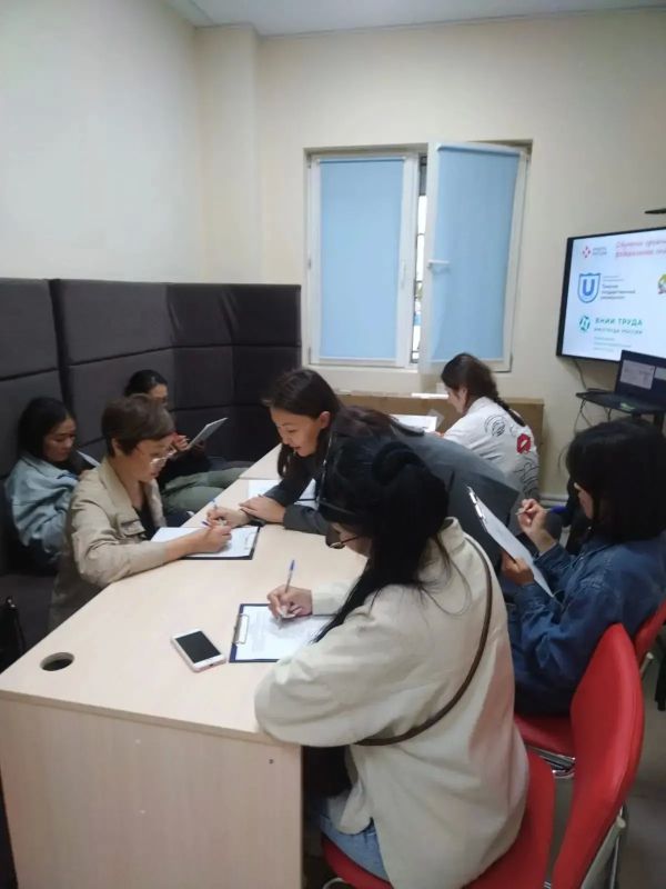 Психологическая поддержка в период поиска работы — шаг к новой жизни!