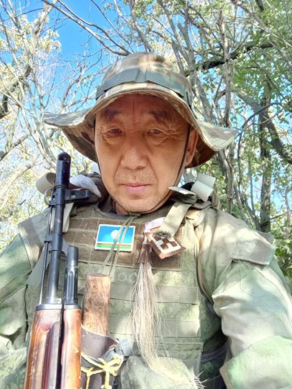 Святослав Колесов награжден Георгиевским крестом Святослав Колесов награжден Георгиевским крестом