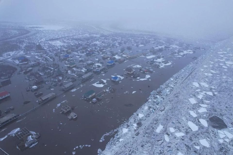 На реке Яне проведут взрывные работы по разрушению ледового затора
