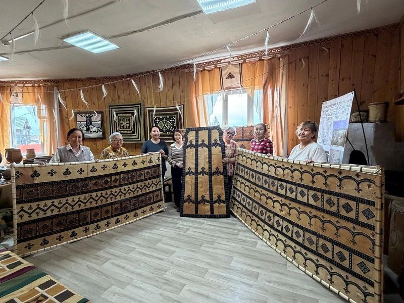Болугур нэилиэгэр Туос ураа тутуллар Болугур нэилиэгэр Туос ураа тутуллар