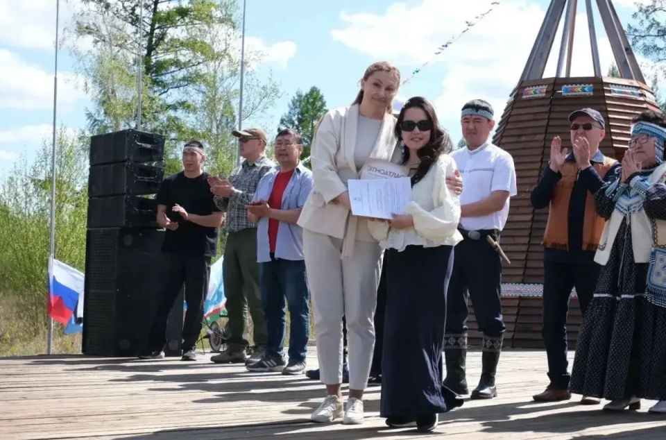 В Якутии торжественно открылся Республиканский эвенкийский национальный праздник «Бакалдын-2026» В Якутии торжественно открылся Республиканский эвенкийский национальный праздник «Бакалдын-2026»