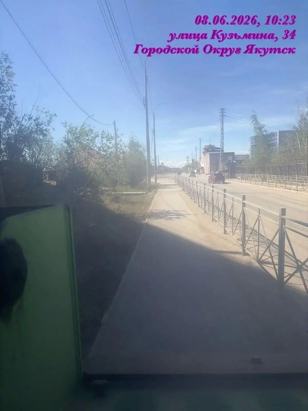 Дежурными муниципальными дворниками Управы Гагаринского округа проводится работа по подбору мусора на общественных санитарных точках, общественных пространствах и территории округа Дежурными муниципальными дворниками Управы Гагаринского округа проводится работа по подбору мусора на общественных санитарных точках, общественных пространствах и территории округа