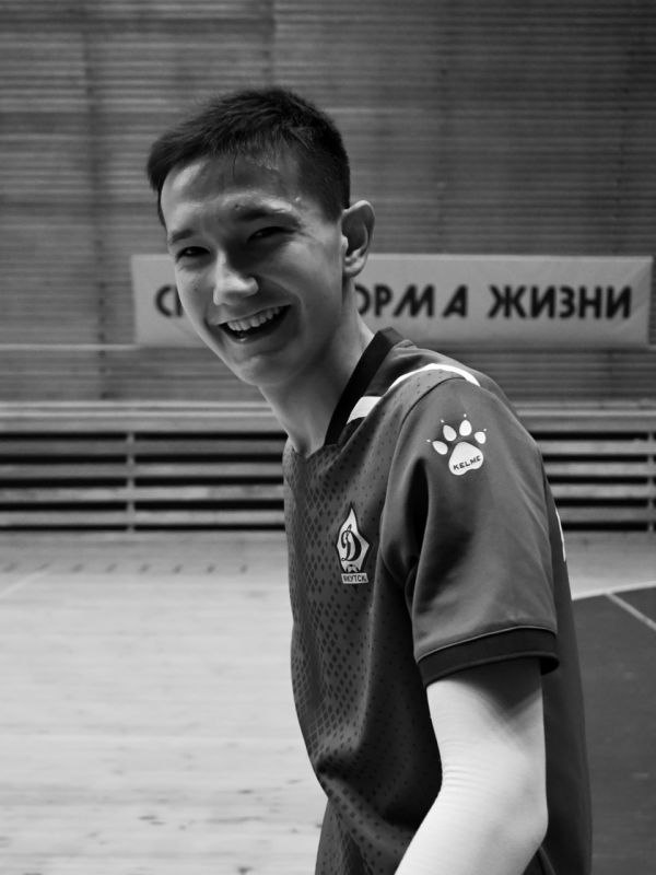 Футбольный союз РС(Я) выражает глубочайшие соболезнования семье и близким Данила Марсунова, игрока сборной Хангаласского улуса по футзалу, МФК "Заря", "Динамо", "Цементник", "Полюс", серебряного призера игр "Дети Азии" по...