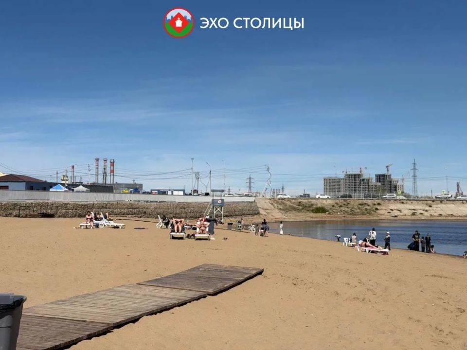 В Якутске открылся пляж. Люди уже загорают! В Якутске открылся пляж. Люди уже загорают!