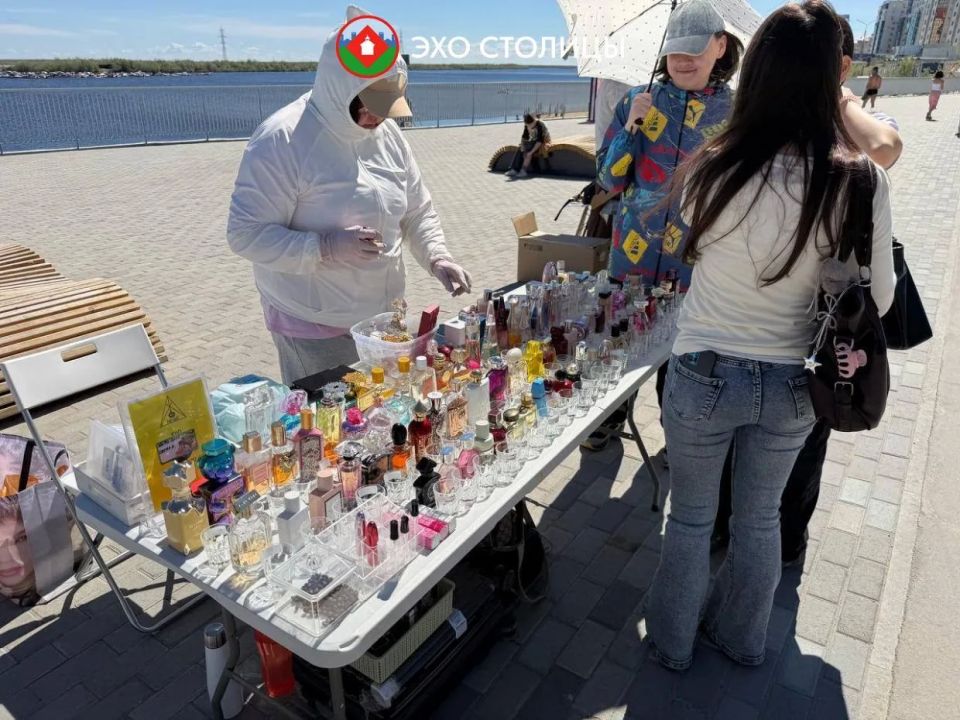 В Якутске открылся пляж. Люди уже загорают! В Якутске открылся пляж. Люди уже загорают!