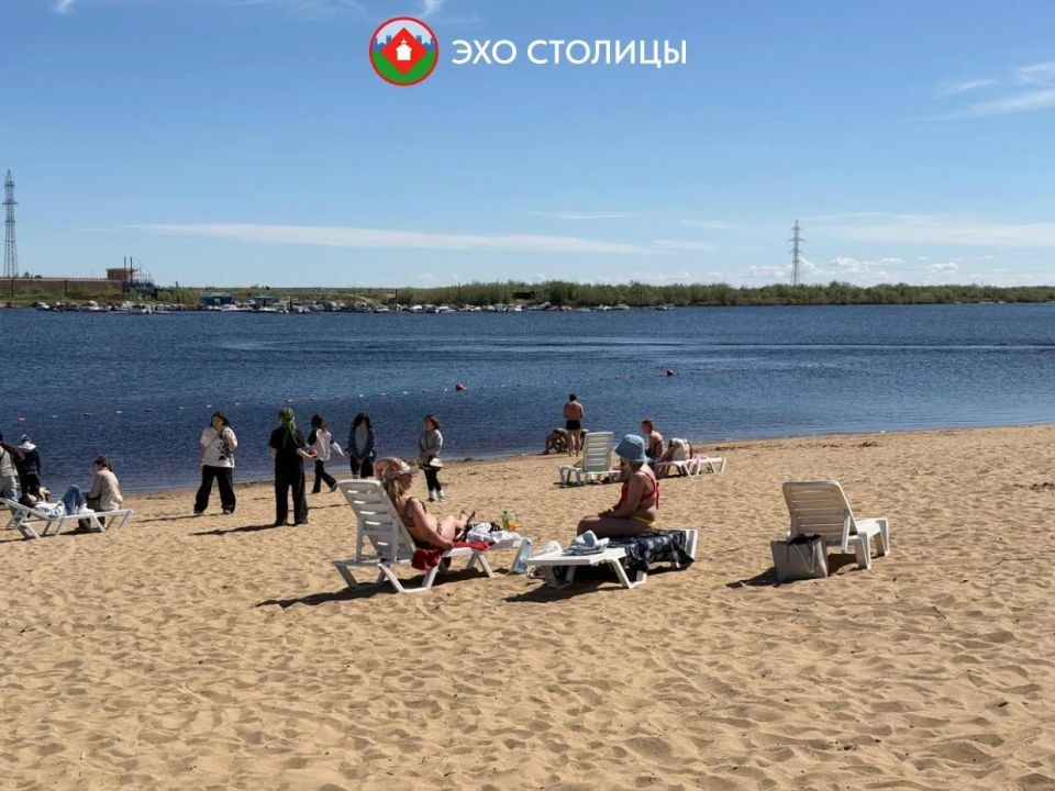 В Якутске открылся пляж. Люди уже загорают! В Якутске открылся пляж. Люди уже загорают!