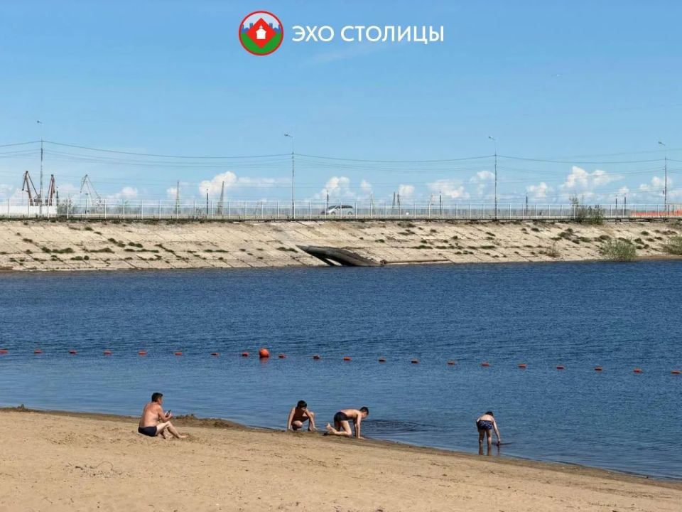 В Якутске открылся пляж. Люди уже загорают! В Якутске открылся пляж. Люди уже загорают!