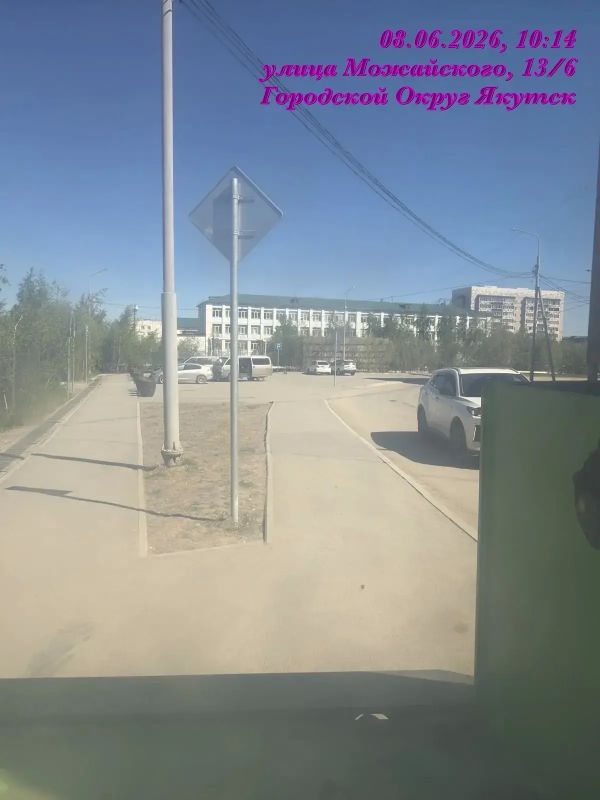 Дежурными муниципальными дворниками Управы Гагаринского округа проводится работа по подбору мусора на общественных санитарных точках, общественных пространствах и территории округа Дежурными муниципальными дворниками Управы Гагаринского округа проводится работа по подбору мусора на общественных санитарных точках, общественных пространствах и территории округа