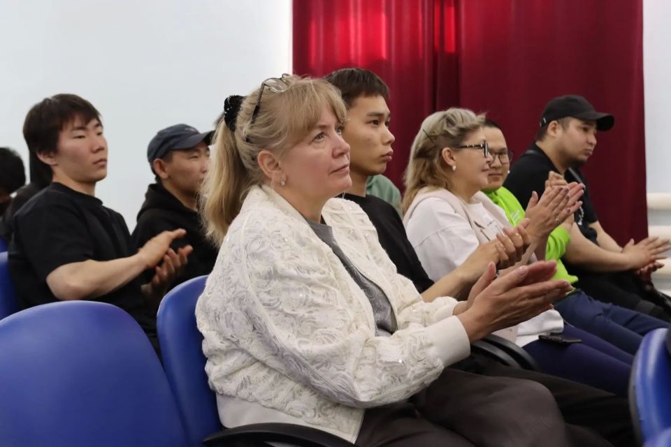 В Якутске определили победителя регионального этапа Всероссийского конкурса «Лучший по профессии» в номинации «Мастер отделочных работ» В Якутске определили победителя регионального этапа Всероссийского конкурса «Лучший по профессии» в номинации «Мастер отделочных работ»