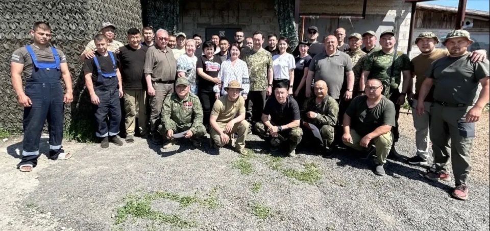 Айсен Николаев: Во время рабочей поездки в Донецкую Народную Республику встретился с воинами из Якутии, которые выполняют боевые задачи в зоне проведения специальной военной операции