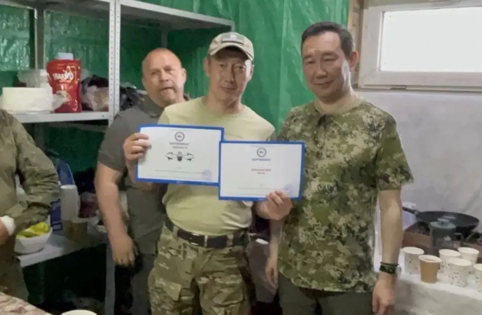 Айсен Николаев: Во время рабочей поездки в Донецкую Народную Республику встретился с воинами из Якутии, которые выполняют боевые задачи в зоне проведения специальной военной операции Айсен Николаев: Во время рабочей поездки в Донецкую Народную Республику встретился с воинами из Якутии, которые выполняют боевые задачи в зоне проведения специальной военной операции