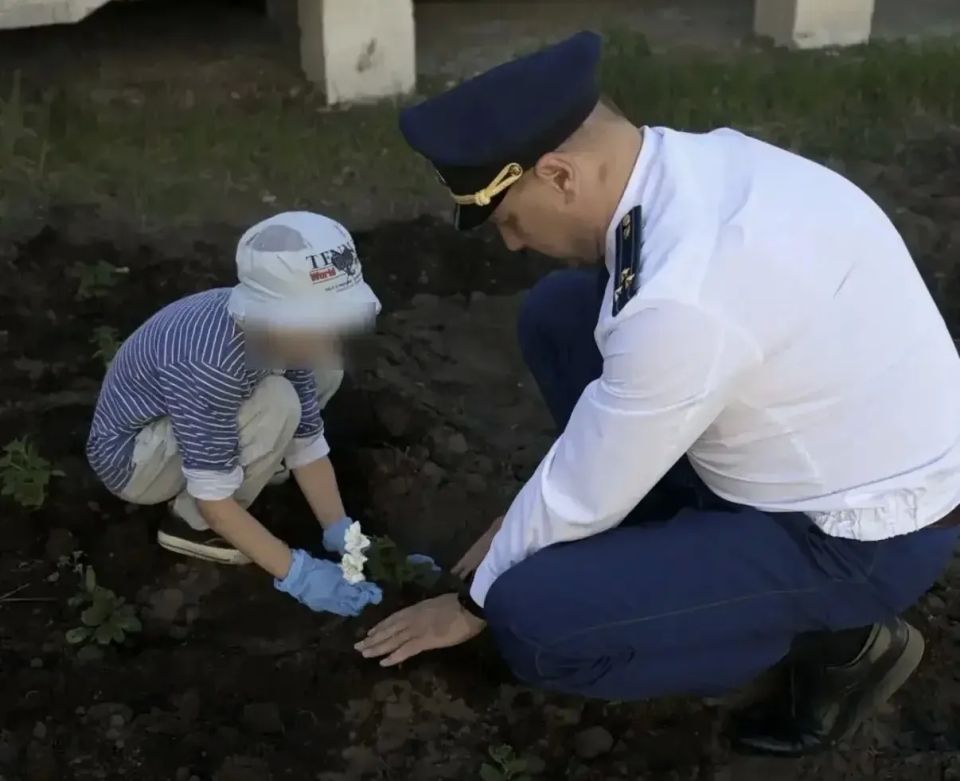 Работники прокуратуры республики провели встречу с воспитанниками Республиканского центра содействия семейному воспитанию Работники прокуратуры республики провели встречу с воспитанниками Республиканского центра содействия семейному воспитанию