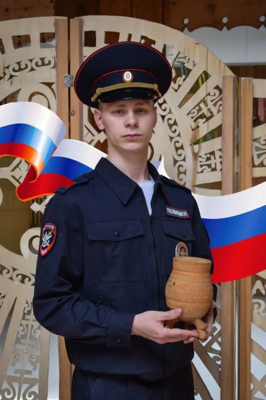 В преддверии празднования Дня России транспортные полицейские Дальнего Востока присоединяются к акции «Моя полиция - моя Россия» В преддверии празднования Дня России транспортные полицейские Дальнего Востока присоединяются к акции «Моя полиция - моя Россия»