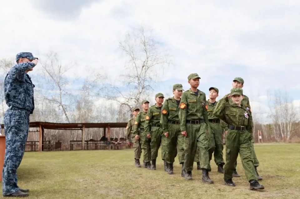 В УФСИН проведена военно-патриотическая игра «Зарница» В УФСИН проведена военно-патриотическая игра «Зарница»