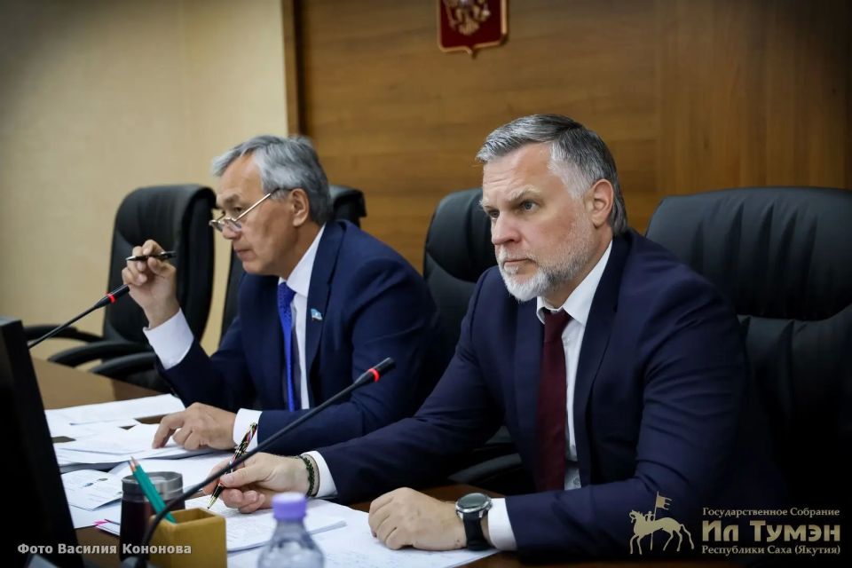 Представил депутатам Государственного собрания Ил Тумэн доклад с отчетом по итогам 2025 года Представил депутатам Государственного собрания Ил Тумэн доклад с отчетом по итогам 2025 года