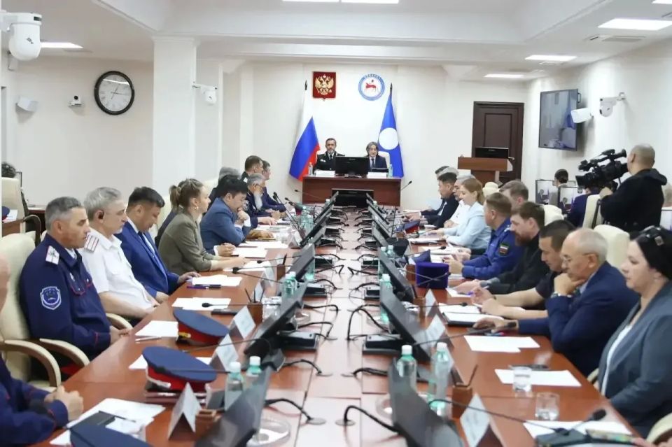 В Якутске прошло заседание Совета при Главе Республики Саха (Якутия) по вопросам российского казачества под председательством первого заместителя Председателя Правительства республики Джулустана Борисова В Якутске прошло заседание Совета при Главе Республики Саха (Якутия) по вопросам российского казачества под председательством первого заместителя Председателя Правительства республики Джулустана Борисова
