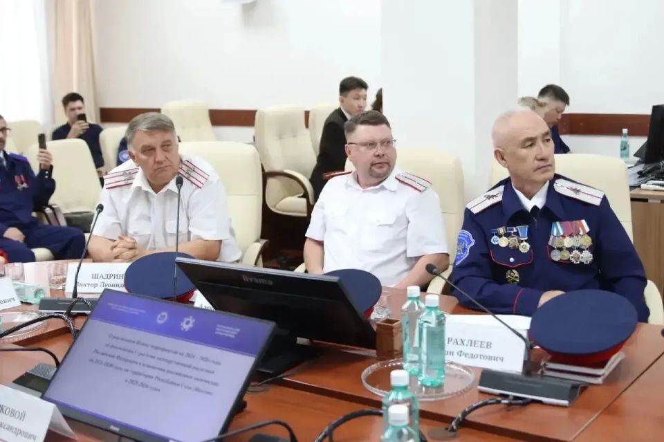 В Якутске прошло заседание Совета при Главе Республики Саха (Якутия) по вопросам российского казачества под председательством первого заместителя Председателя Правительства республики Джулустана Борисова В Якутске прошло заседание Совета при Главе Республики Саха (Якутия) по вопросам российского казачества под председательством первого заместителя Председателя Правительства республики Джулустана Борисова