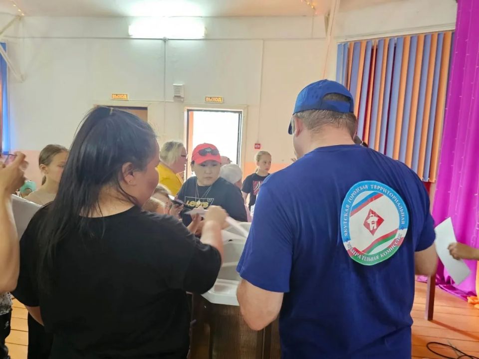 «Орлята» выбрали лидеров. 7 июня в Детском оздоровительном лагере «Орленок» городского округа «Жатай» состоялись выборы лидеров отрядов «Орлята» выбрали лидеров. 7 июня в Детском оздоровительном лагере «Орленок» городского округа «Жатай» состоялись выборы лидеров отрядов