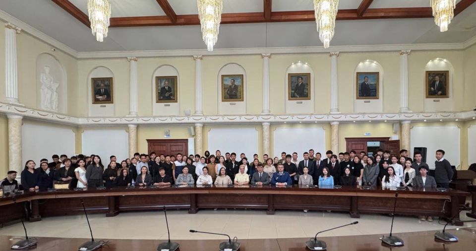 Прокурор республики провел встречу с коллективом и студентами СВФУ им. М.К. Аммосова Прокурор республики провел встречу с коллективом и студентами СВФУ им. М.К. Аммосова