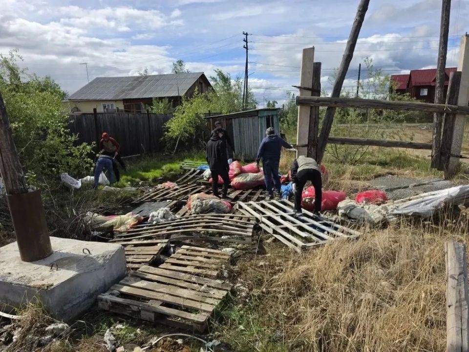 Ко Дню России Минстрой Якутии провел субботник на объектах развития Жатая Ко Дню России Минстрой Якутии провел субботник на объектах развития Жатая