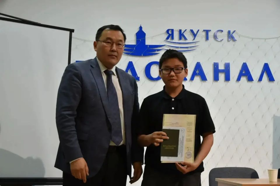 Накануне Дня России 78 школьников получили свидетельства и сертификаты о рабочей профессии Накануне Дня России 78 школьников получили свидетельства и сертификаты о рабочей профессии