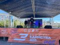 На площади Республики в этот момент идет торжественное открытие «Забега единства»