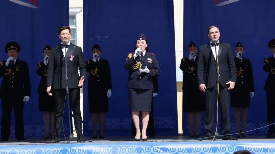 Прямо сейчас на площади Орджоникидзе проходит акция МВД республики «Один день с полицией России» Прямо сейчас на площади Орджоникидзе проходит акция МВД республики «Один день с полицией России»