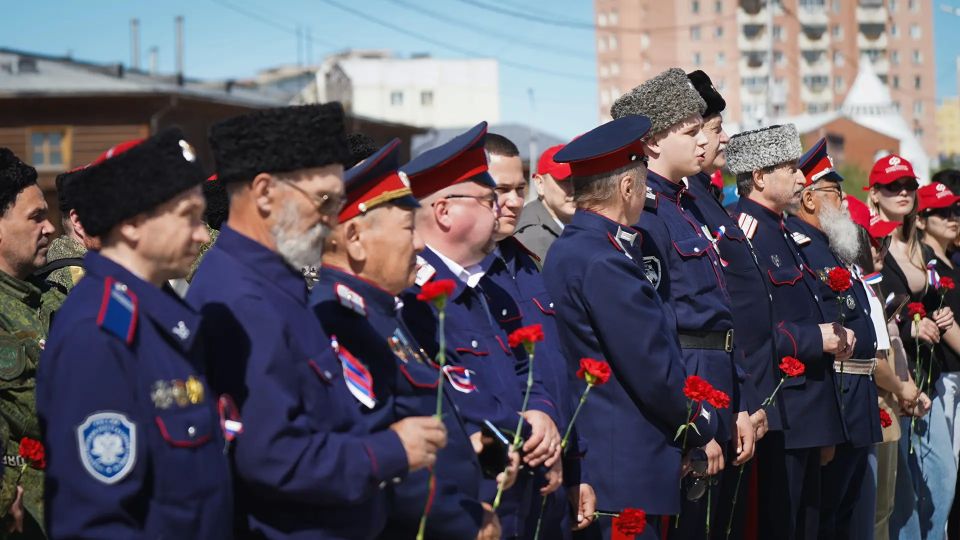 В рамках сохранения исторической памяти и в честь 392-й годовщины основания города народные депутаты Республики Саха (Якутия) Александр Подголов и Дмитрий Паньков приняли участие в торжественной церемонии возложения цветов к... В рамках сохранения исторической памяти и в честь 392-й годовщины основания города народные депутаты Республики Саха (Якутия) Александр Подголов и Дмитрий Паньков приняли участие в торжественной церемонии возложения цветов к...