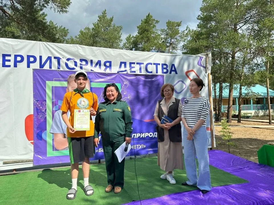 Лауреат премии министра Константин Гребёнкин поздравляет с Днем России! Лауреат премии министра Константин Гребёнкин поздравляет с Днем России!
