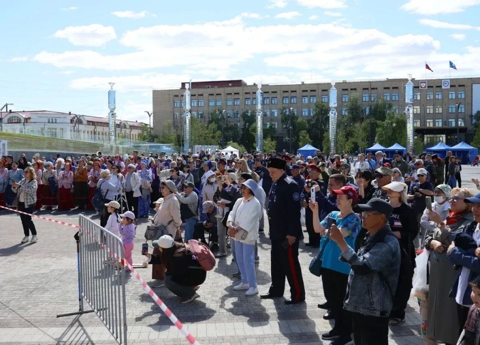 В Якутске в День России наградили волонтеров СВО и запустили конкурс с призовым фондом 3 млн рублей