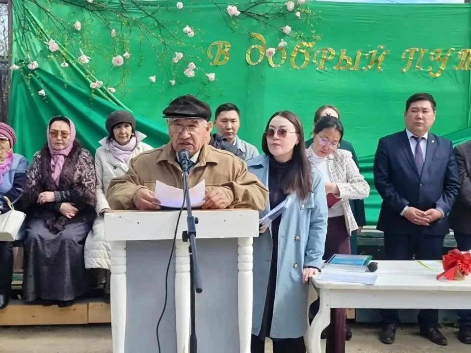 Сегодня, в День России, Сунтарский политехнический лицей-интернат с гордостью принял имя своего основателя - народного учителя Республики Саха (Якутия) Олега Константиновича Сосина