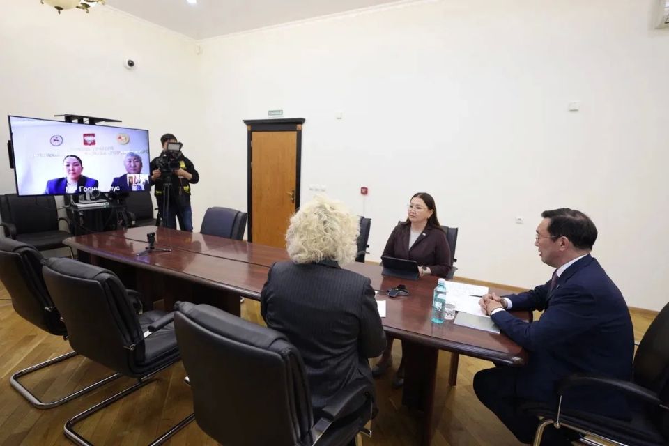 Айсен Николаев: В приёмной Президента России в Якутске провёл личный приём граждан Айсен Николаев: В приёмной Президента России в Якутске провёл личный приём граждан