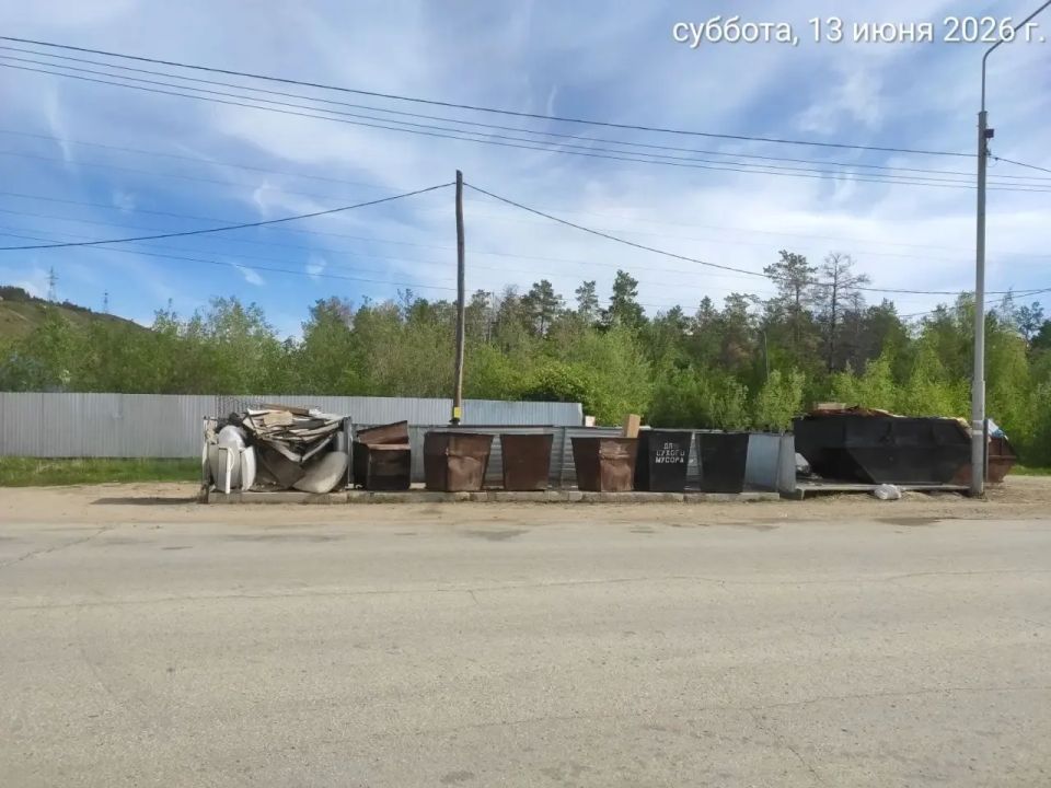 В выходные дни дежурными муниципальными дворниками Управы Гагаринского округа проводится работа по подбору мусора на общественных санитарных точках, общественных пространствах и территории округа В выходные дни дежурными муниципальными дворниками Управы Гагаринского округа проводится работа по подбору мусора на общественных санитарных точках, общественных пространствах и территории округа