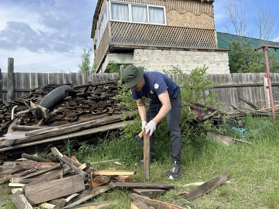 Продолжаем работу вместе с активистами «Молодежного десанта» Продолжаем работу вместе с активистами «Молодежного десанта»