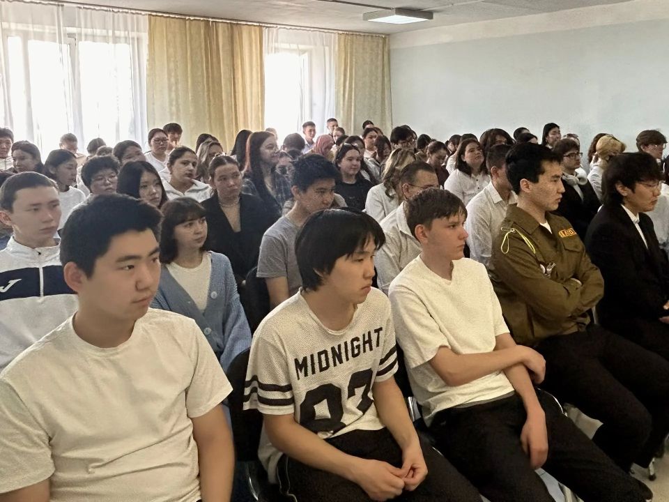 Провели со студентами Якутского технологического техникума сервиса имени Ю. А. Готовцева «Разговор на равных» Провели со студентами Якутского технологического техникума сервиса имени Ю. А. Готовцева «Разговор на равных»