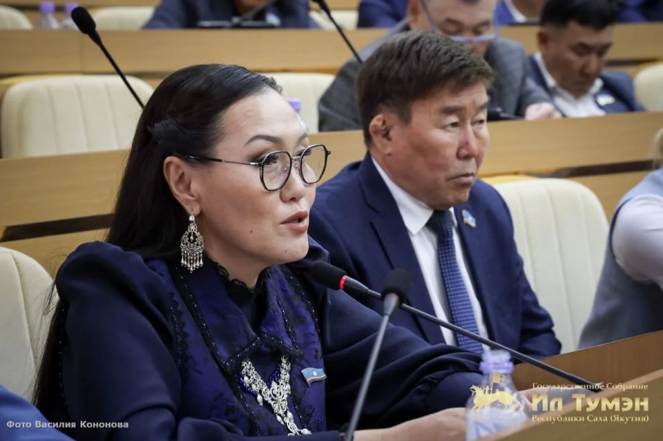 Депутаты Ил Тумэн устроили на сессии пиар-компанию к предстоящим выборам в Госдума РФ Депутаты Ил Тумэн устроили на сессии пиар-компанию к предстоящим выборам в Госдума РФ