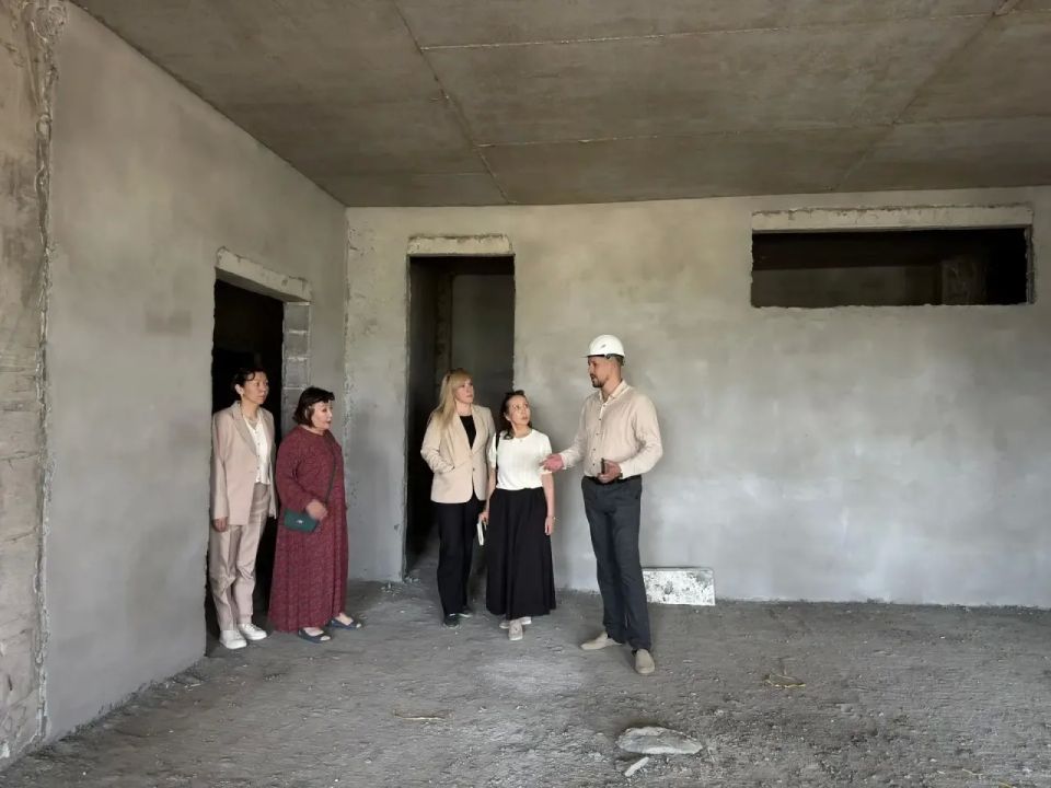 В Якутске проверили ход строительства объектов дошкольного образования В Якутске проверили ход строительства объектов дошкольного образования